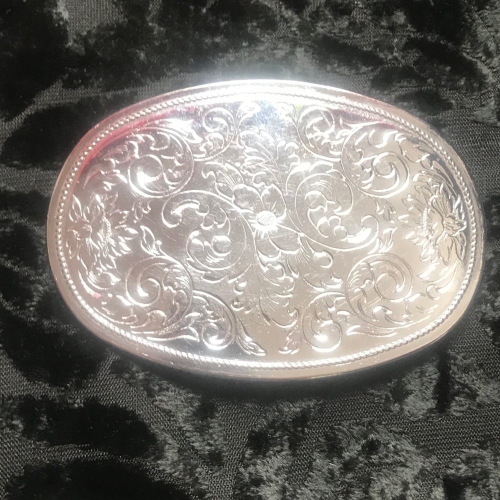 SILVER BELT BUCKLE! Western look!